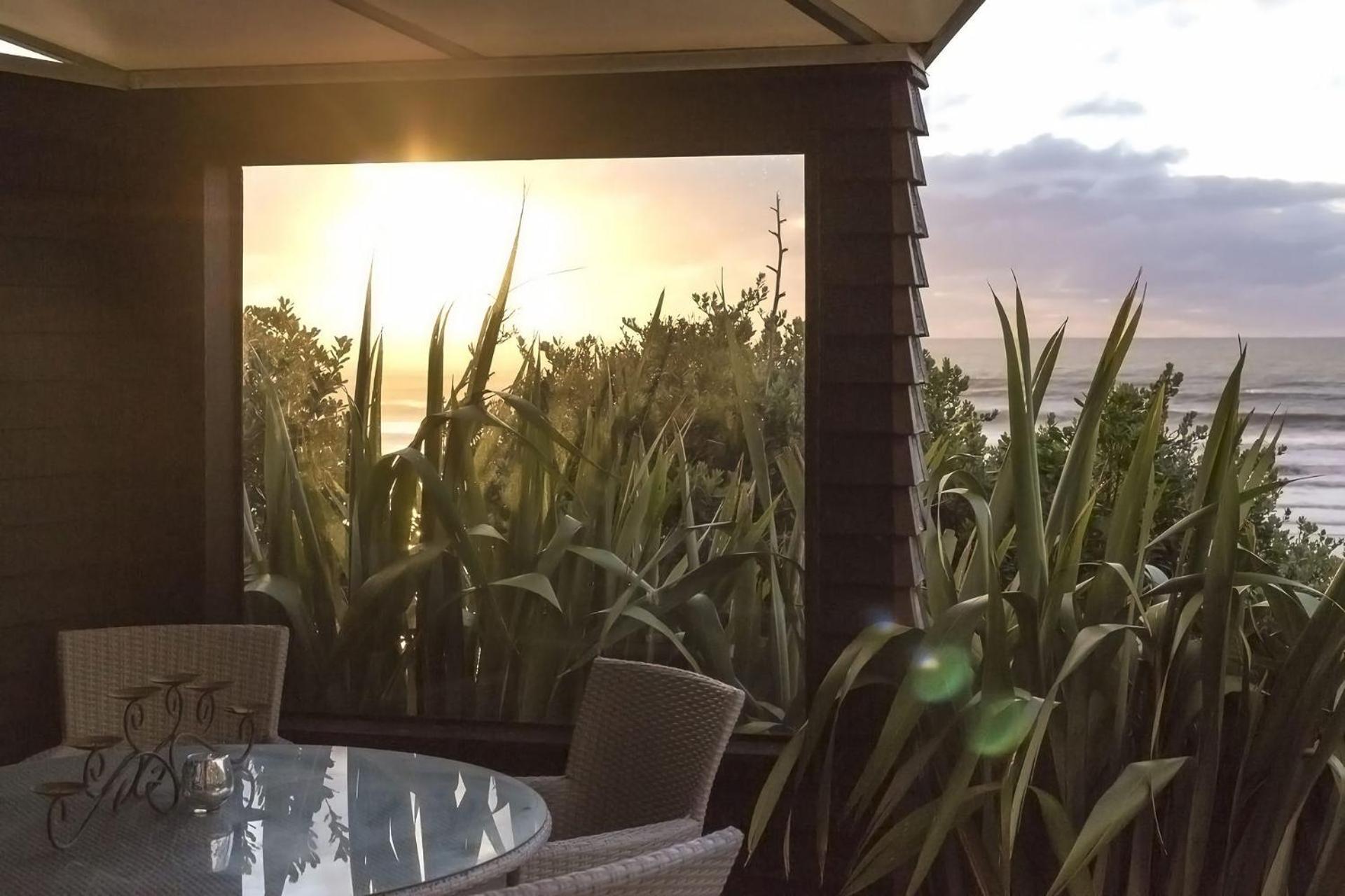 Chester Cottage Beachfront Oakura Εξωτερικό φωτογραφία