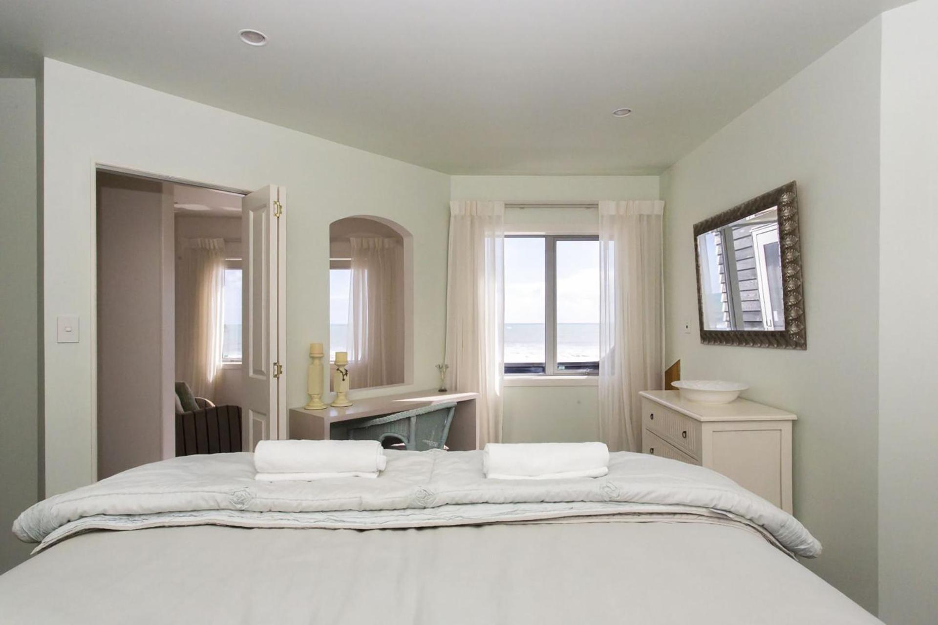 Chester Cottage Beachfront Oakura Εξωτερικό φωτογραφία