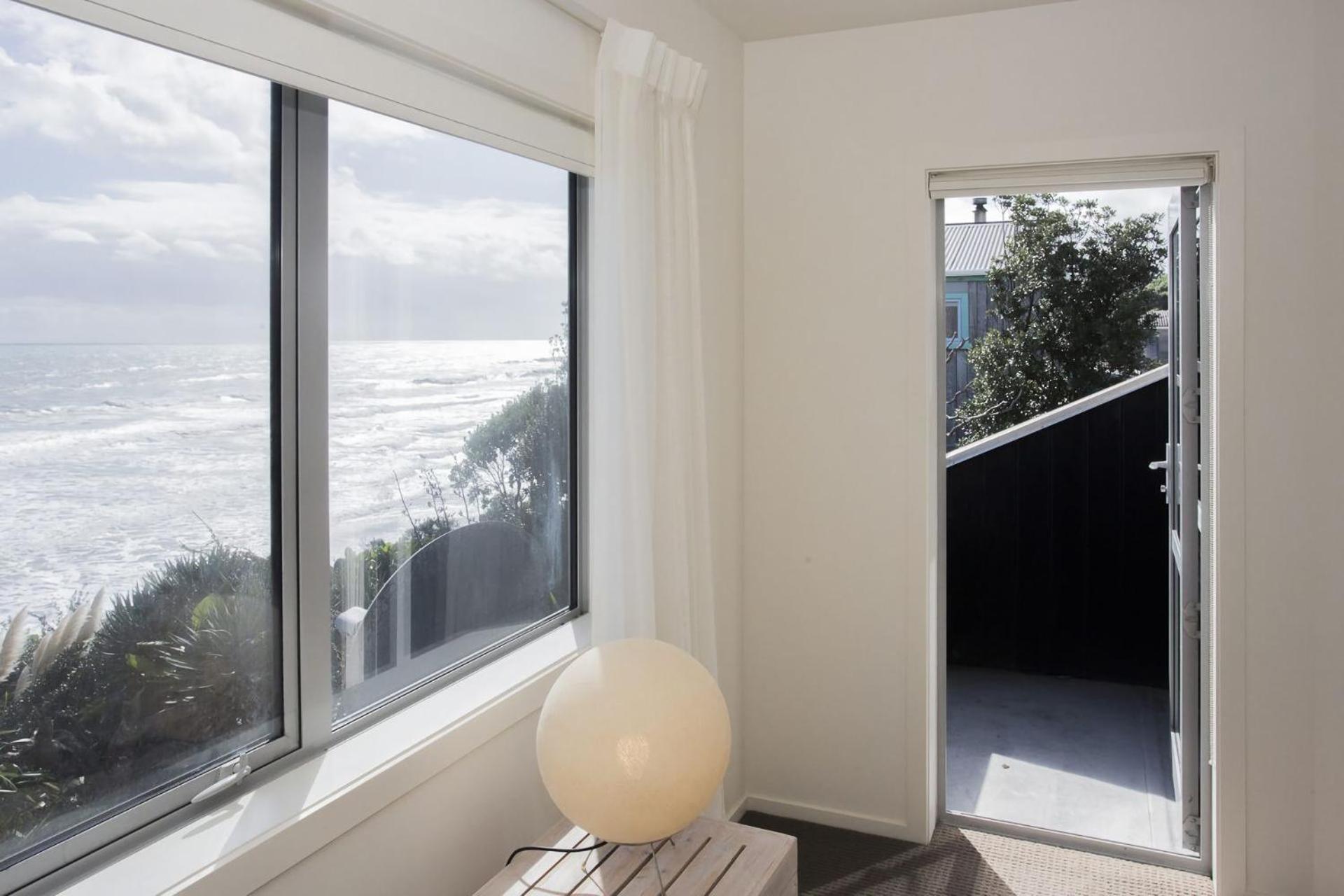 Chester Cottage Beachfront Oakura Εξωτερικό φωτογραφία